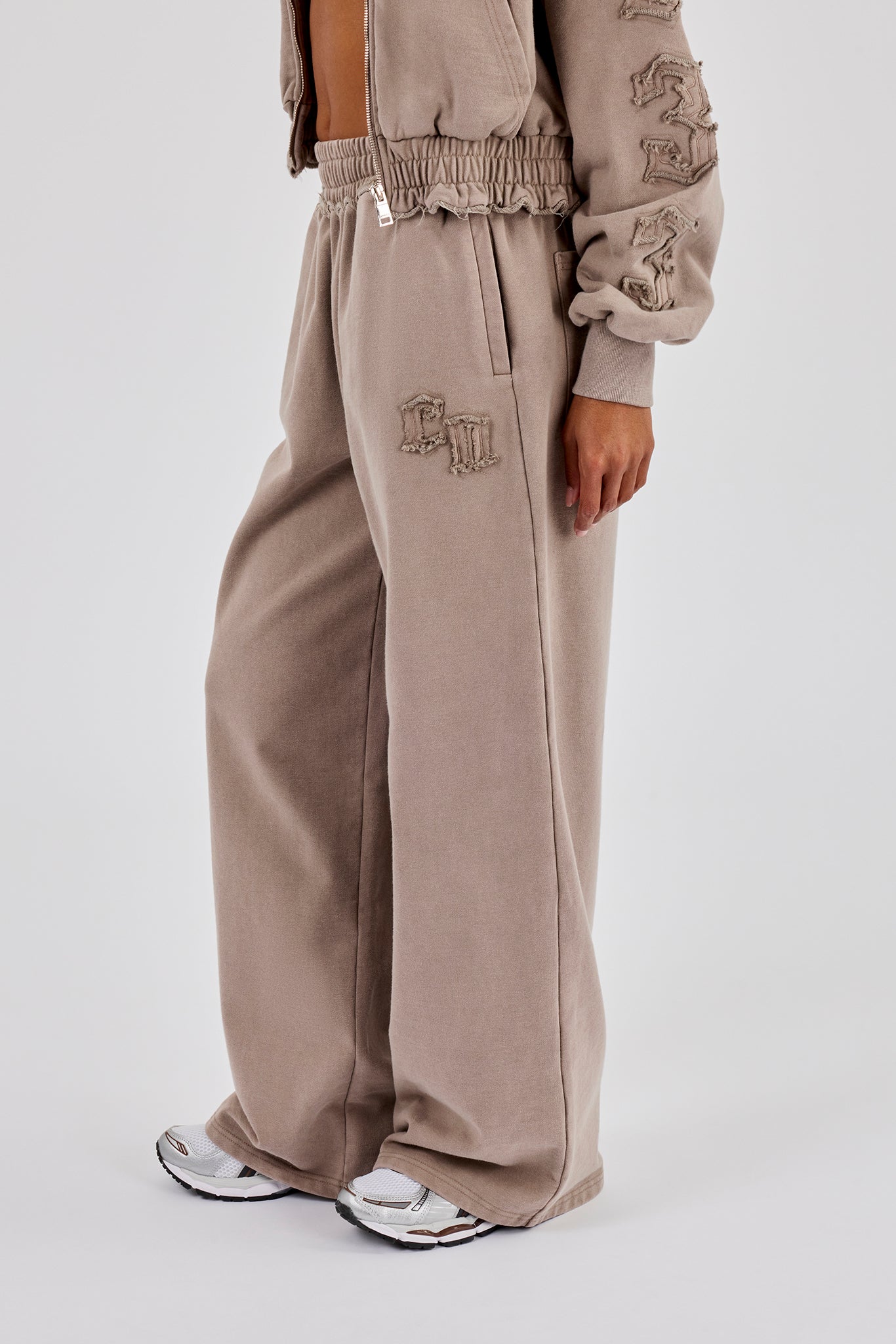 Applique Baggy Wide Leg Jogger - Washed Taupe